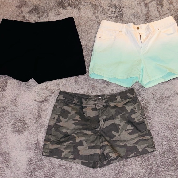 SoHo by NY&Co set of (3) shorts - Picture 5 of 8